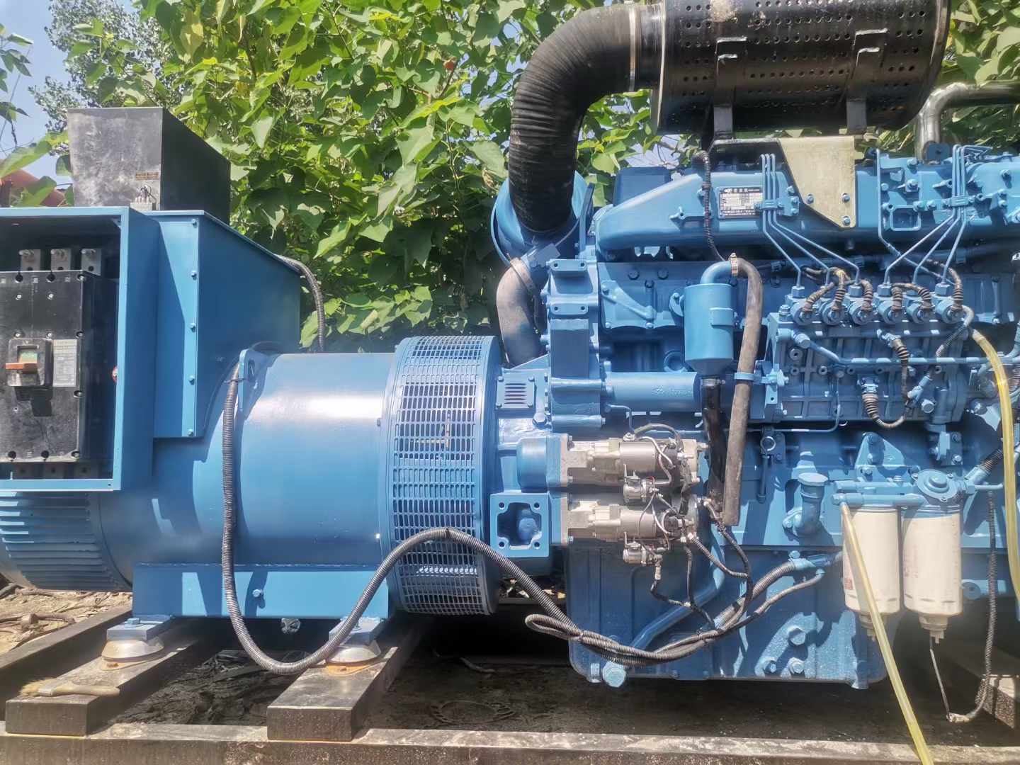 船山详细说明降低 800kW 柴油发电机输出电流波动的方法